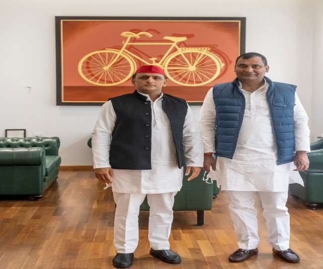 यूपी विधानसभा चुनाव से पहले भाजपा को झटका, विधायक आर के शर्मा थामेंगे सपा का दामन