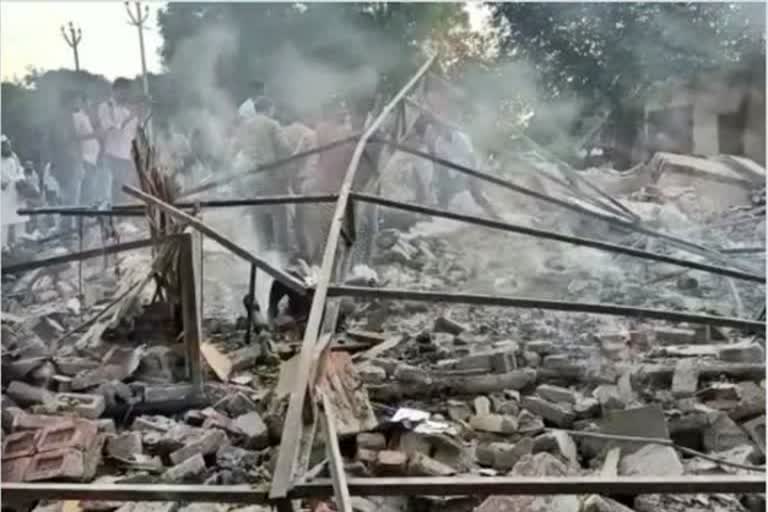 यूपी के शामली में विस्फ़ोट , कई मज़दूरों की मौत