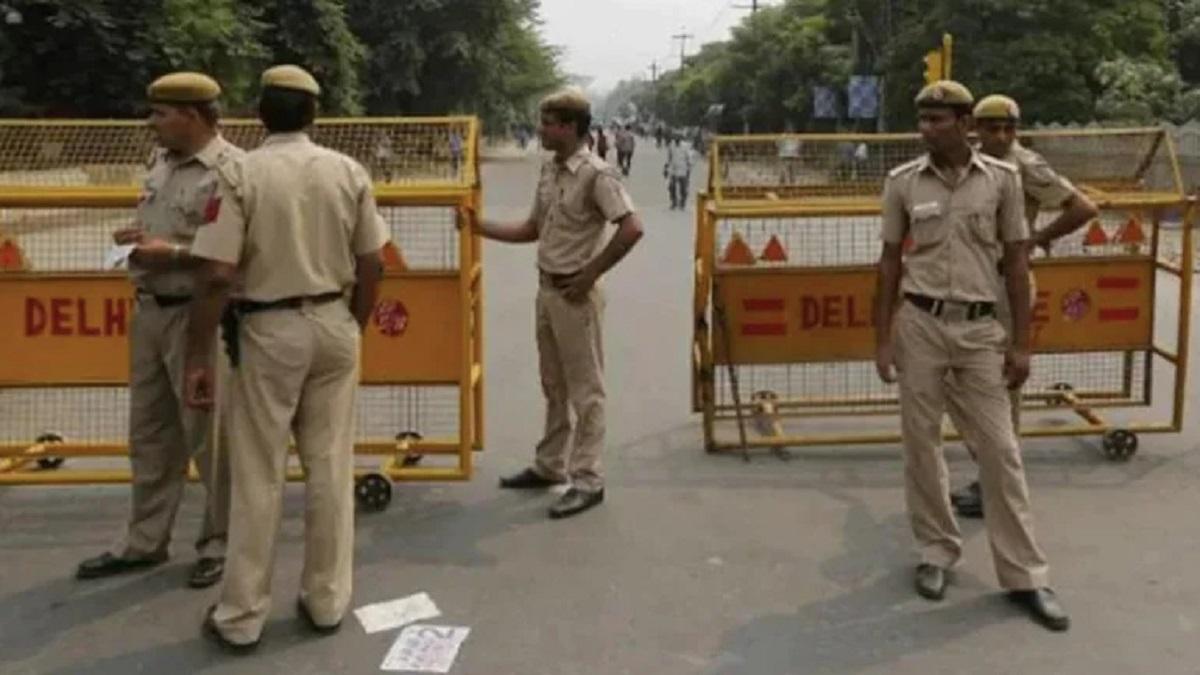 छह हथियार तस्कर हुए गिरफ्तार, 2000 कारतूस बरामद