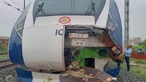 फिर क्षतिग्रस्त हुई वन्देमातरम ट्रेन,एक महीने में तीसरी बार हुआ हादसा 