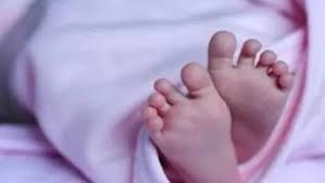 नवजात के मुंह पर थूका…थप्पड़ भी मारे 