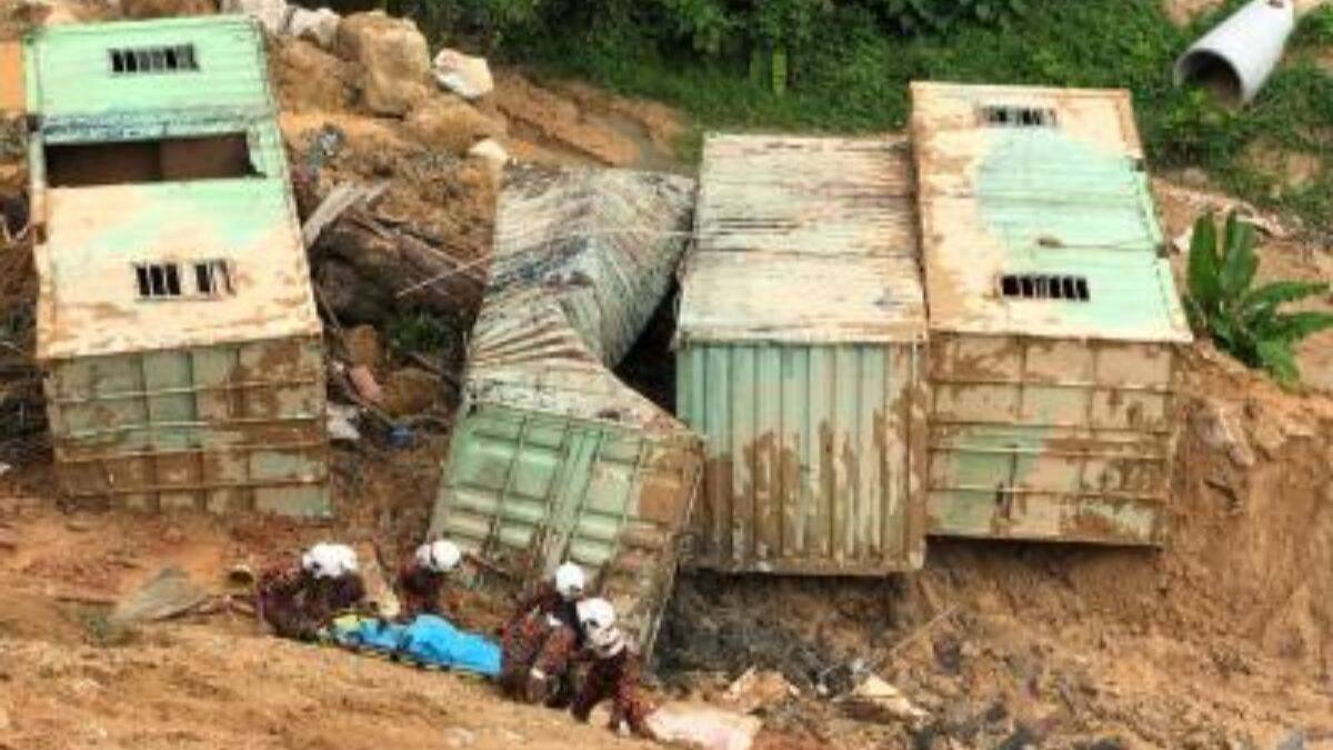 मलेशिया में भूस्खलन,2  की मौत -50 लापता 