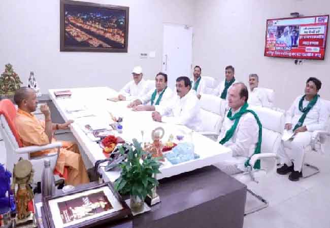 सीएम योगी से मिले रालोद विधायक,क्या होने को है ?